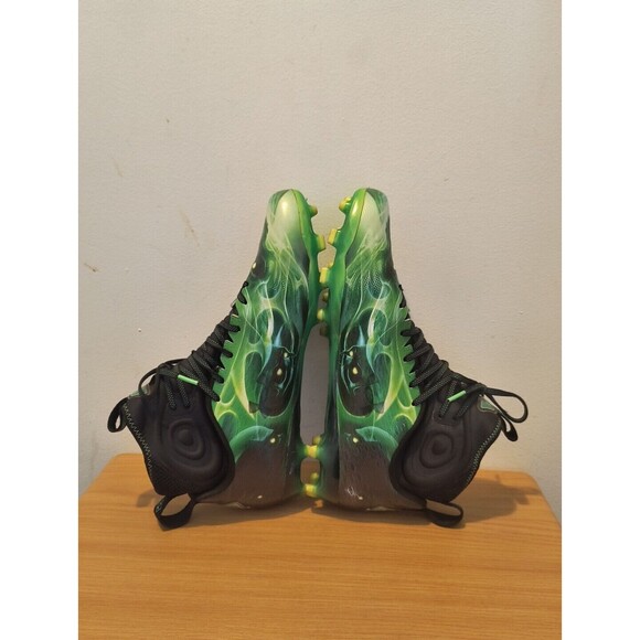 Under Armour Size 10.5 Men Spotlight Lux MC LE Slime Football Cleats 3025376 001 main image 7
